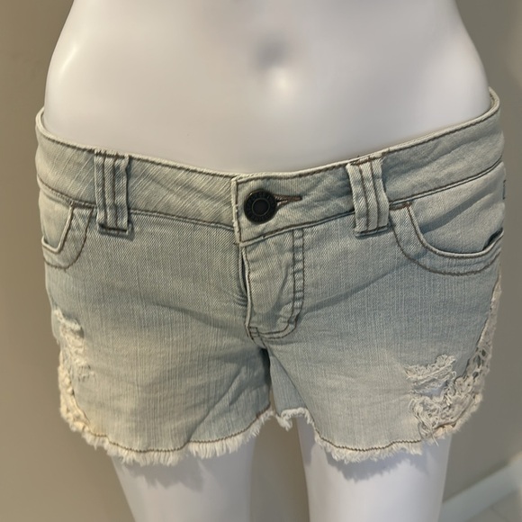 Embroidered Denim Women Shorts - Picture 2 of 4